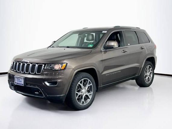 JEEP GRAND CHEROKEE 2018 1C4RJFBG7JC366992 image